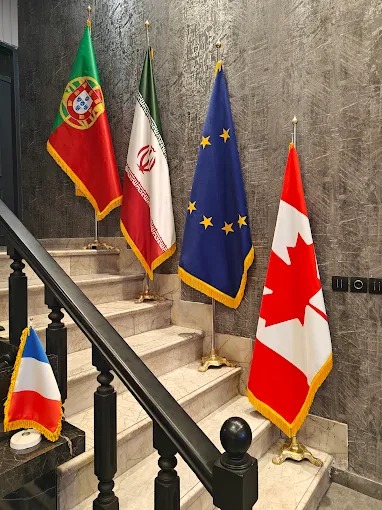 ما دوست داریم از شما بشنویم